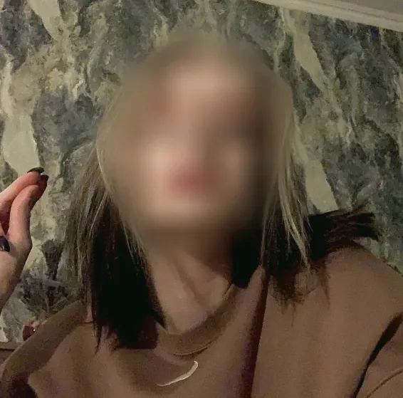 Amina, 19
