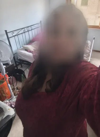 Anna, 32