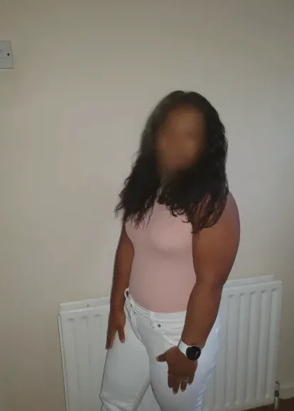 Anne, 24