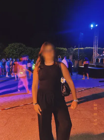 Caroline, 18
