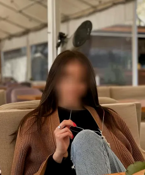 Elif, 26