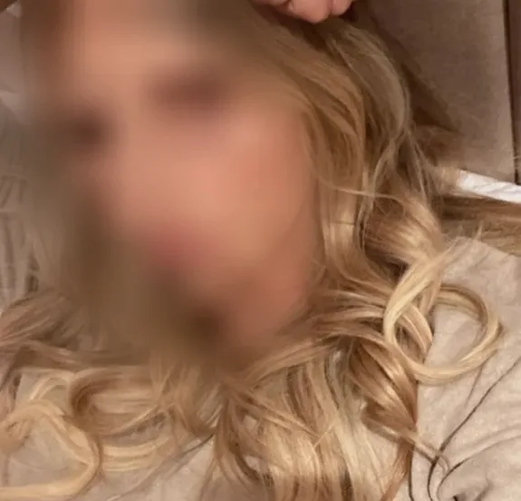 Esther, 28