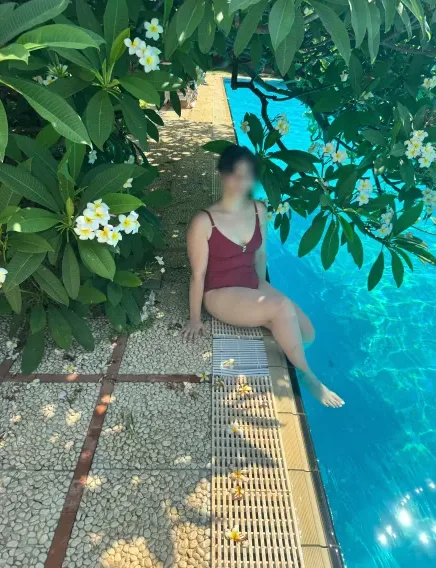 Karla, 33
