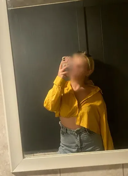 Karoline, 23