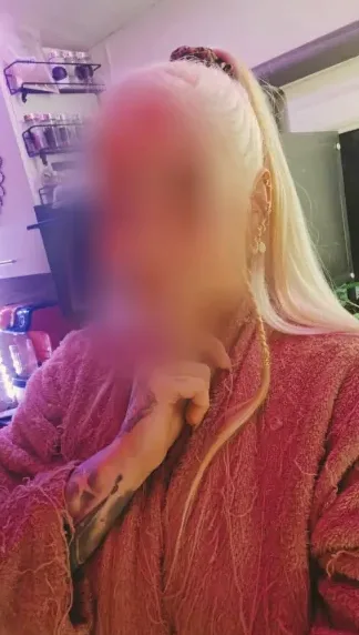 Nicoline, 34
