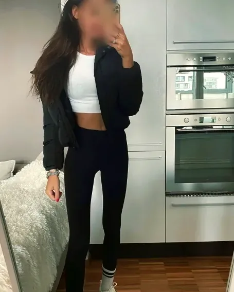 Olivia, 36