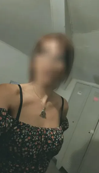Olivia, 40
