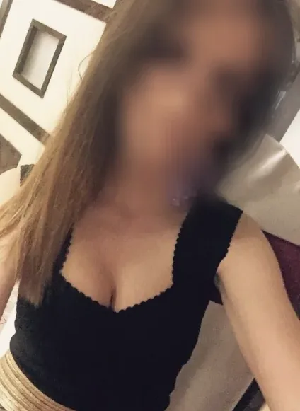 Pernille, 32